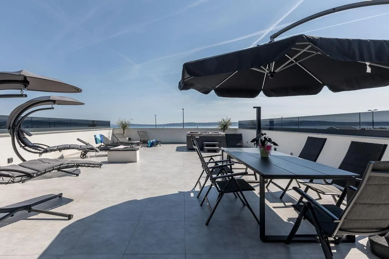 Apartments With A Parking Space Kastel Luksic, Kastela - 20265