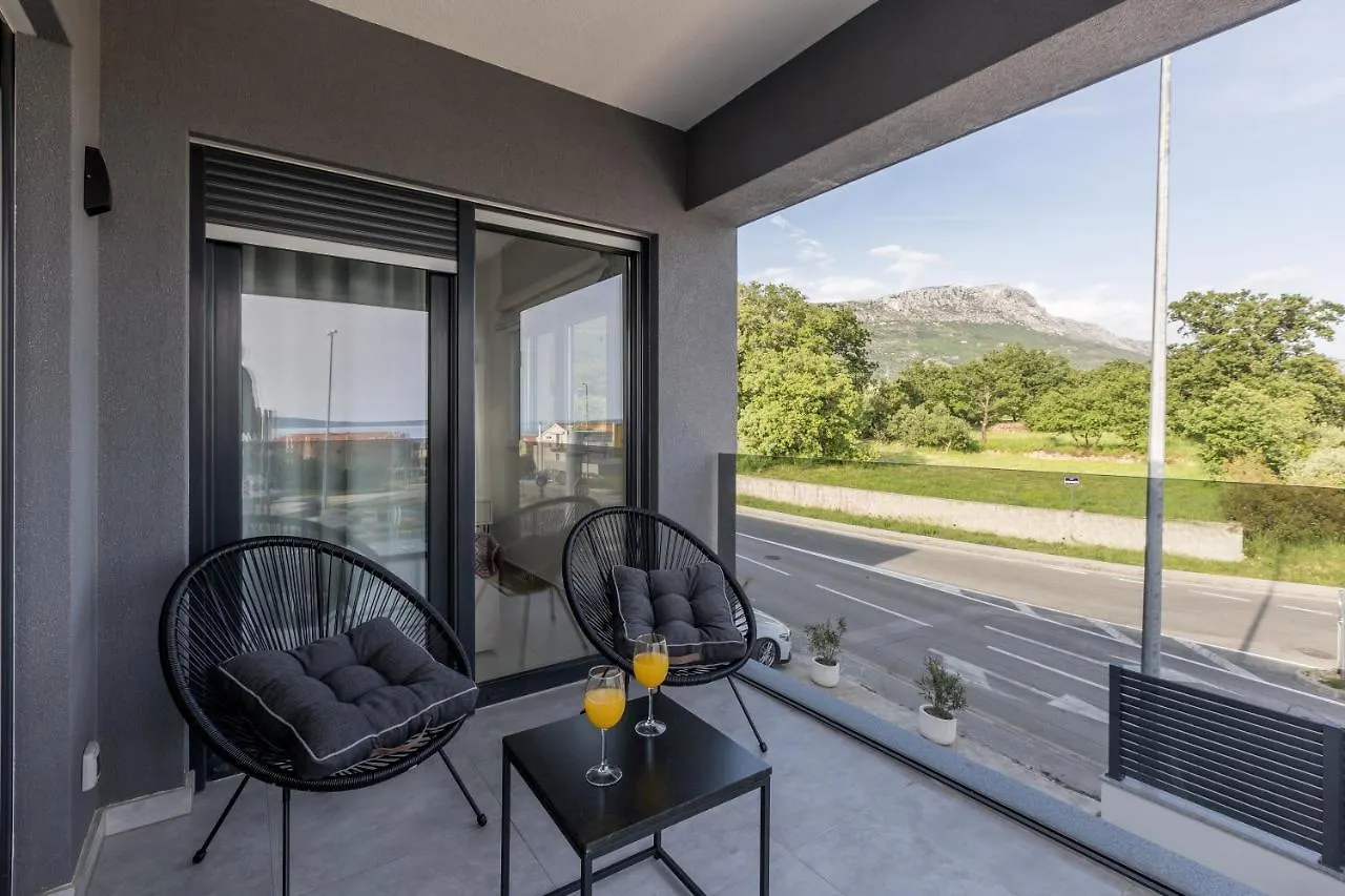 Apartments With A Parking Space Kastel Luksic, Kastela - 20265