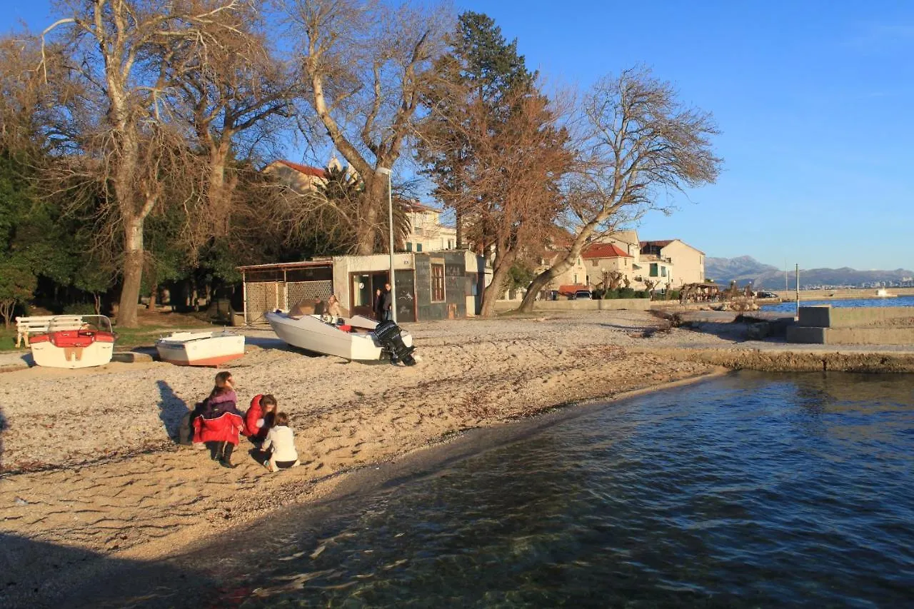 Apartments With A Parking Space Kastel Luksic, Kastela - 20265